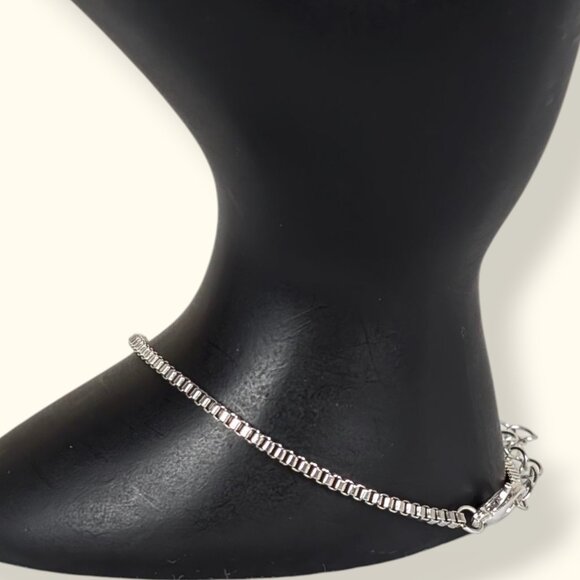 (2/$20) Dainty Box Chain Bracelet - Picture 2 of 4